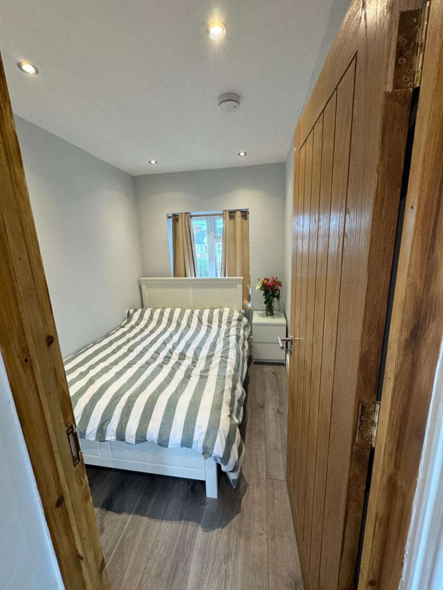 1 Bed With Kitchenette And Bathroom Oxford Esterno foto